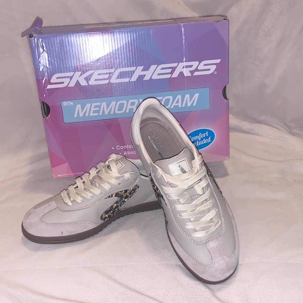 Skechers Hotshot Shimmer Spots Sneaker in Taupe